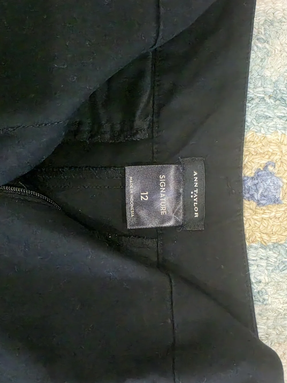 Ann Taylor size 12 Black Tailored Shorts - Picture 2 of 4